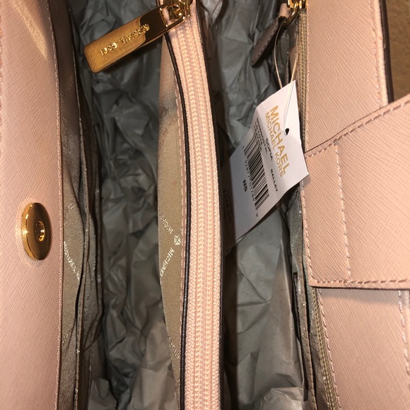 Michael Kors! Brand new with tag🔥🔥🔥 - Picture 7 of 8